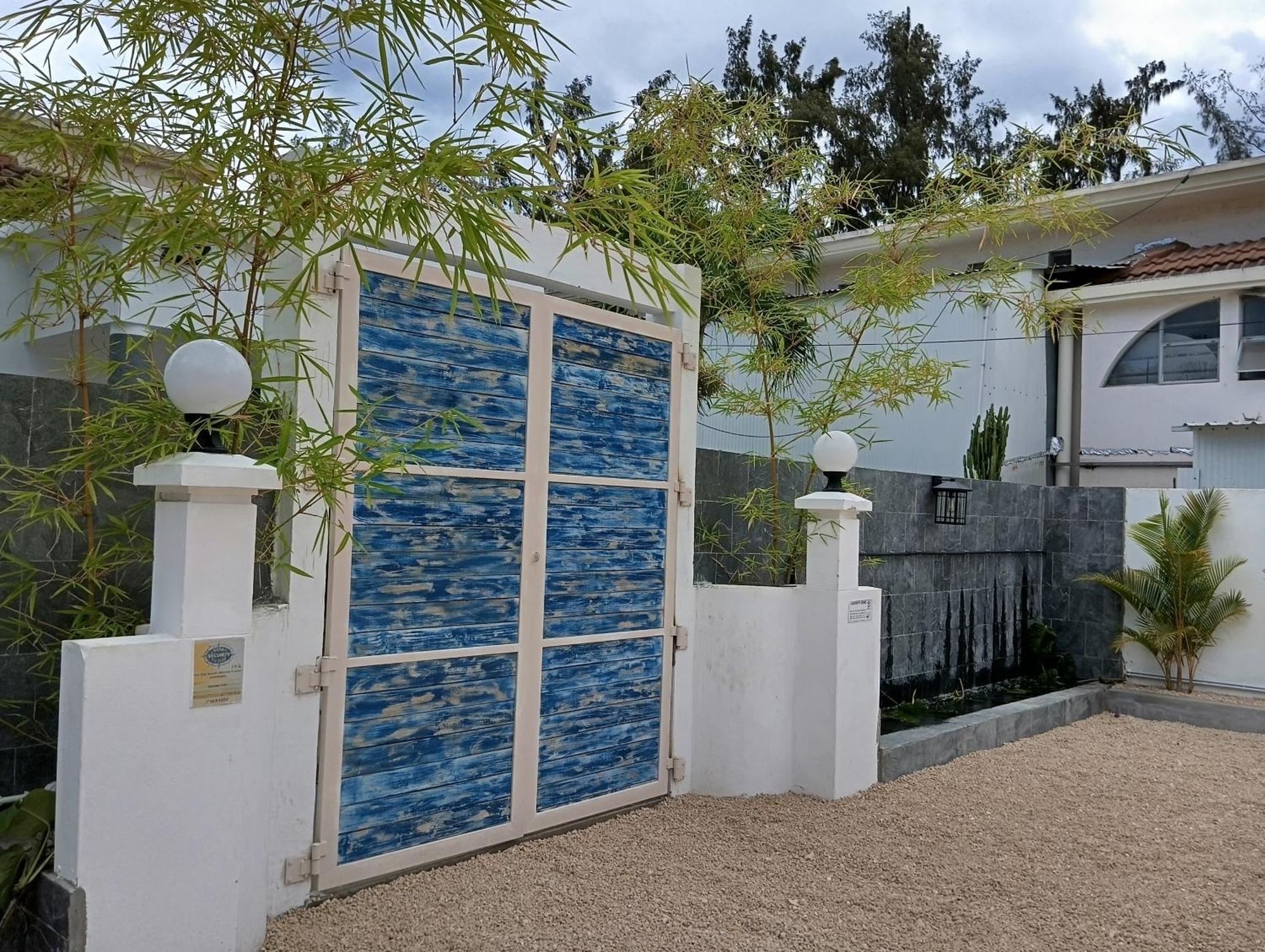 Exotica Sense Aparthotel Flic en Flac Exterior photo
